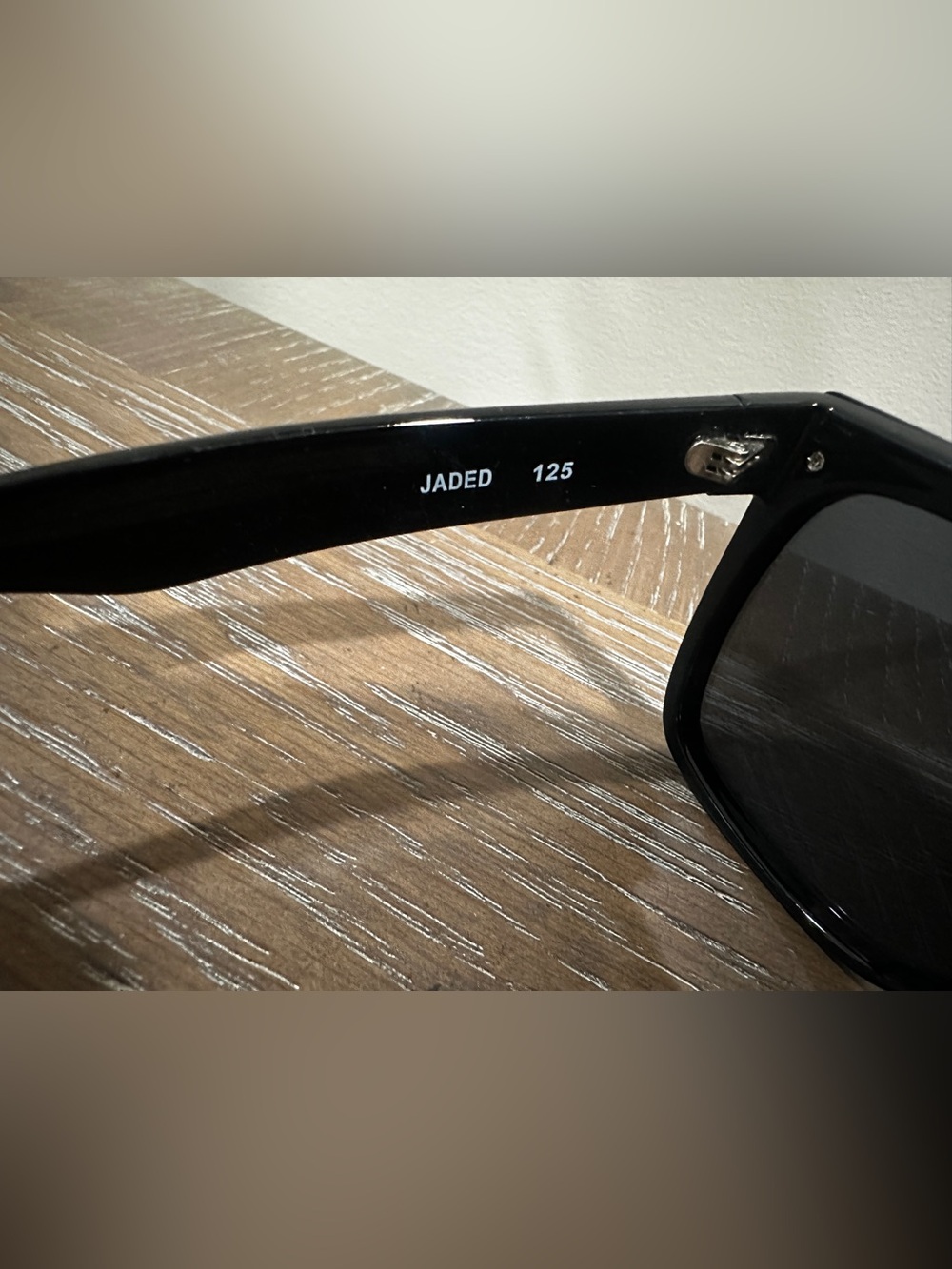 Quay Women’s Sunglasses Jaded 125 Black ! Hard To Find! High Quality - Picture 7 of 9